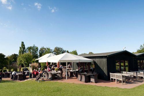 Außenansicht Restaurant Laurens des Golfclub Uhlenhorst